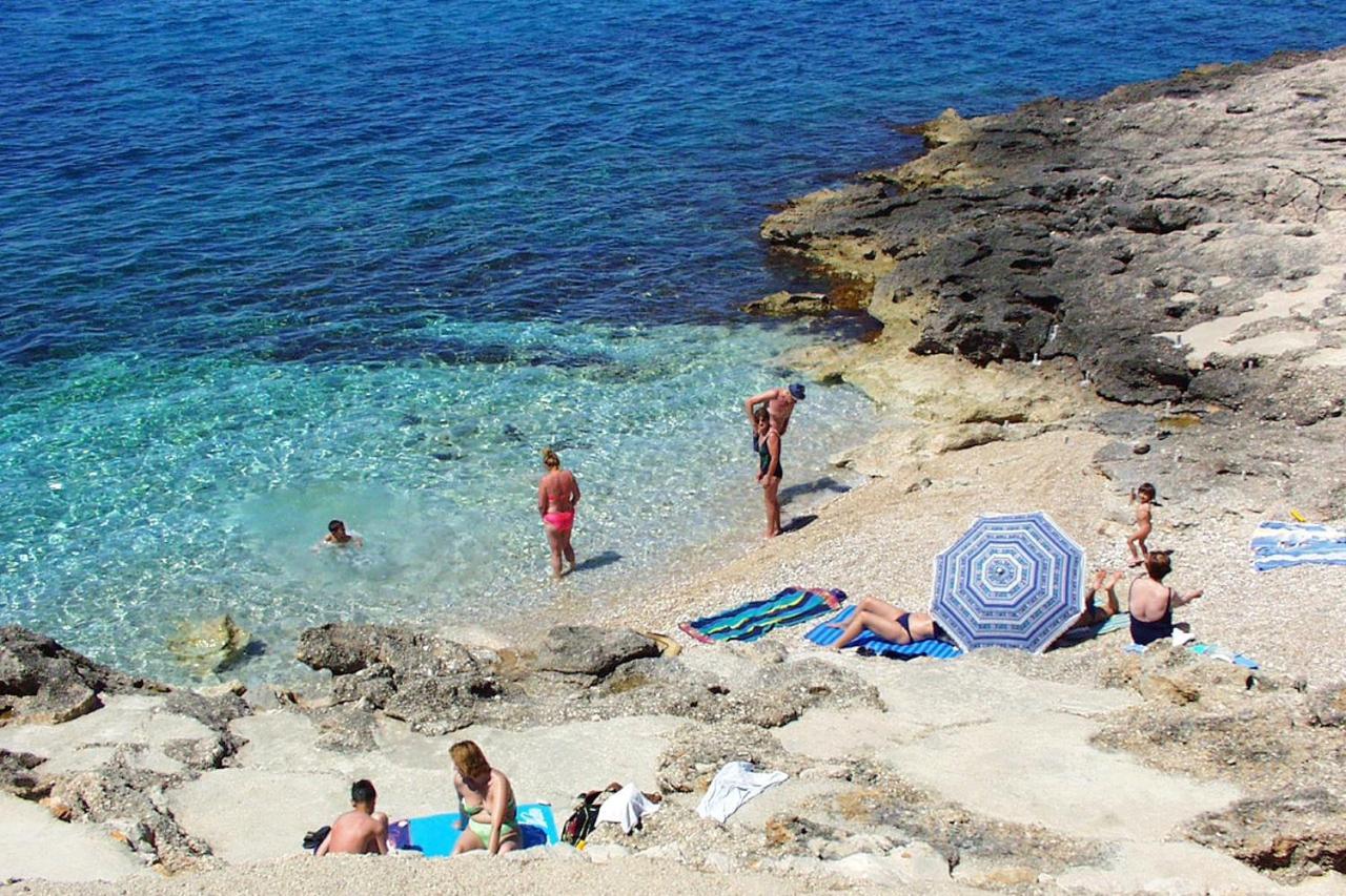 Apartments With A Parking Space Ivan Dolac, Hvar - 8753 Buitenkant foto